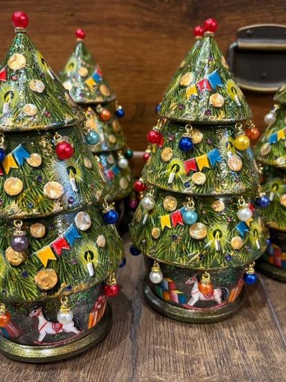 Bijou Fait Main, Boîte Artisanale, Poupée d'Art - Les Merveilles de l'Est | Article ID: 10047