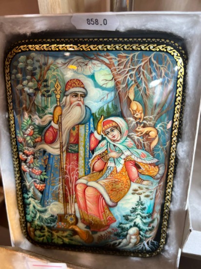 Bijou Fait Main, Boîte Artisanale, Poupée d'Art - Les Merveilles de l'Est | Article ID: 10055