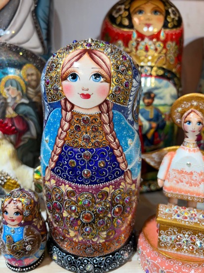 Bijou Fait Main, Boîte Artisanale, Poupée d'Art - Les Merveilles de l'Est | Article ID: 10078