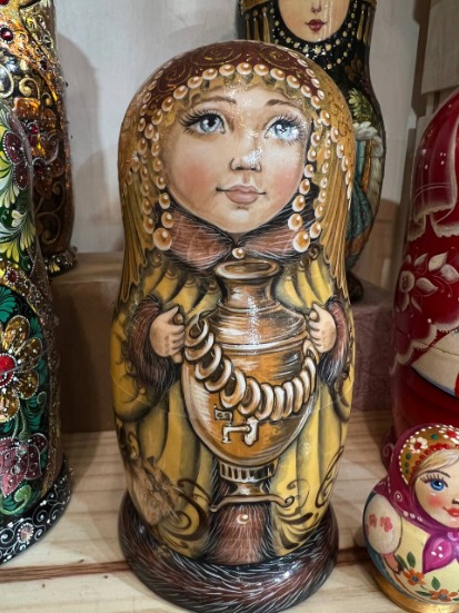 Bijou Fait Main, Boîte Artisanale, Poupée d'Art - Les Merveilles de l'Est | Article ID: 10081